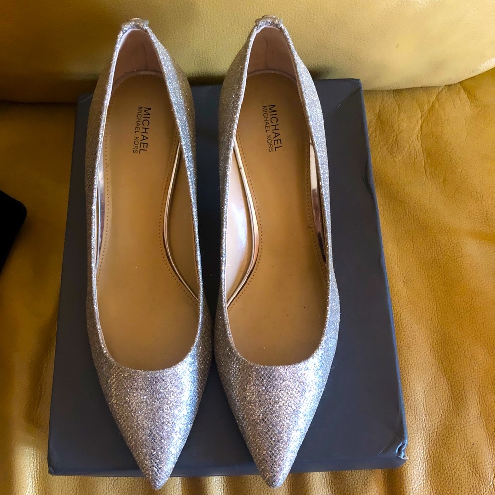Michael Kors Kitten heel silver metallic like new.